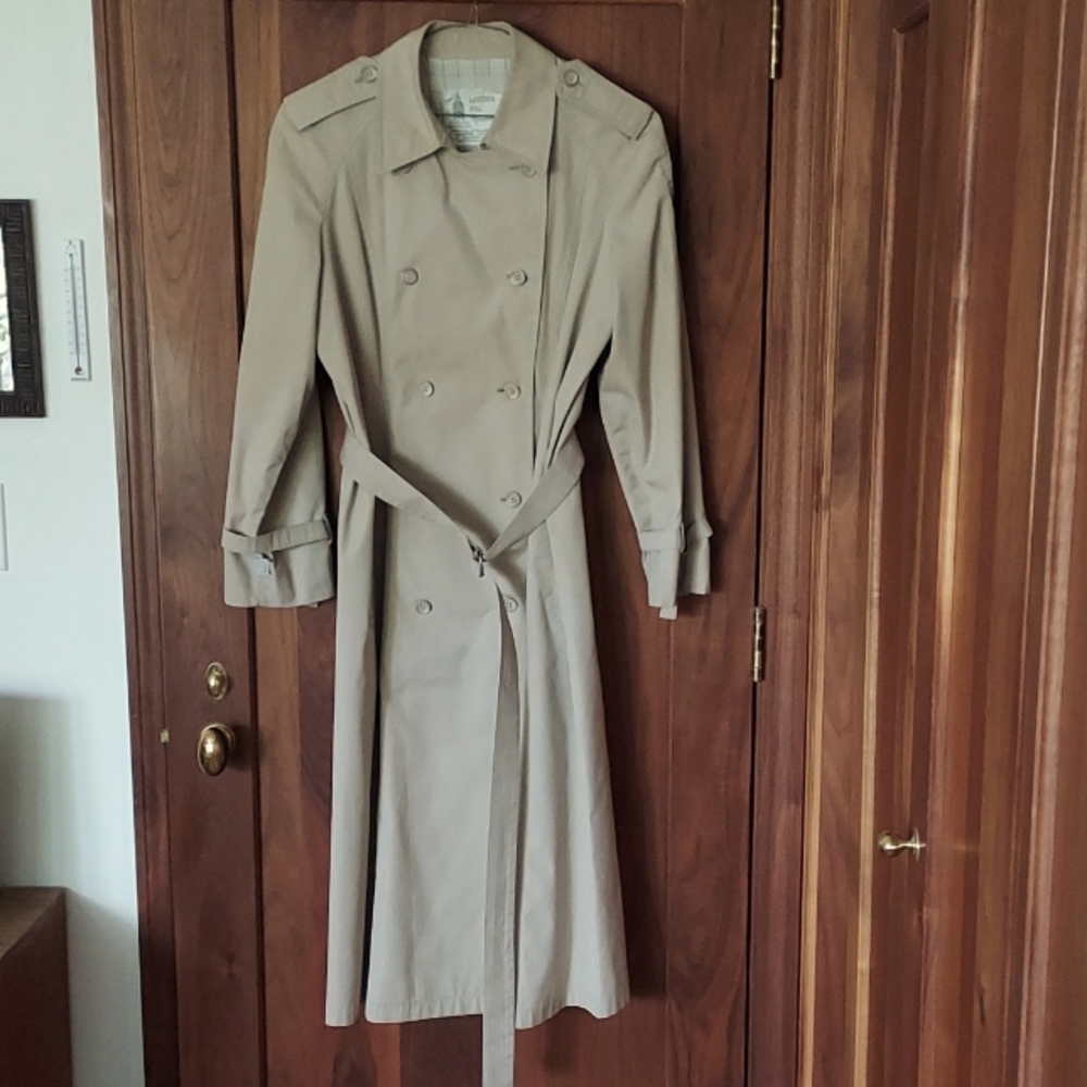 Vintage 70's Women's London Fog Khaki/Tan Classic Trenchcoat, Size 14